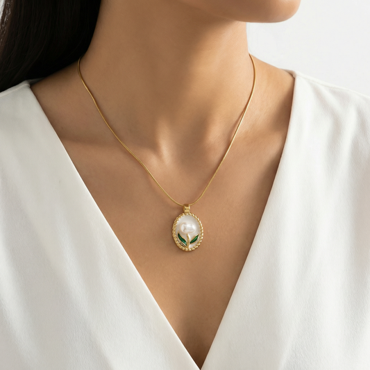 WHITE VINTAGE NECKCHAIN ( Anti tarnish )